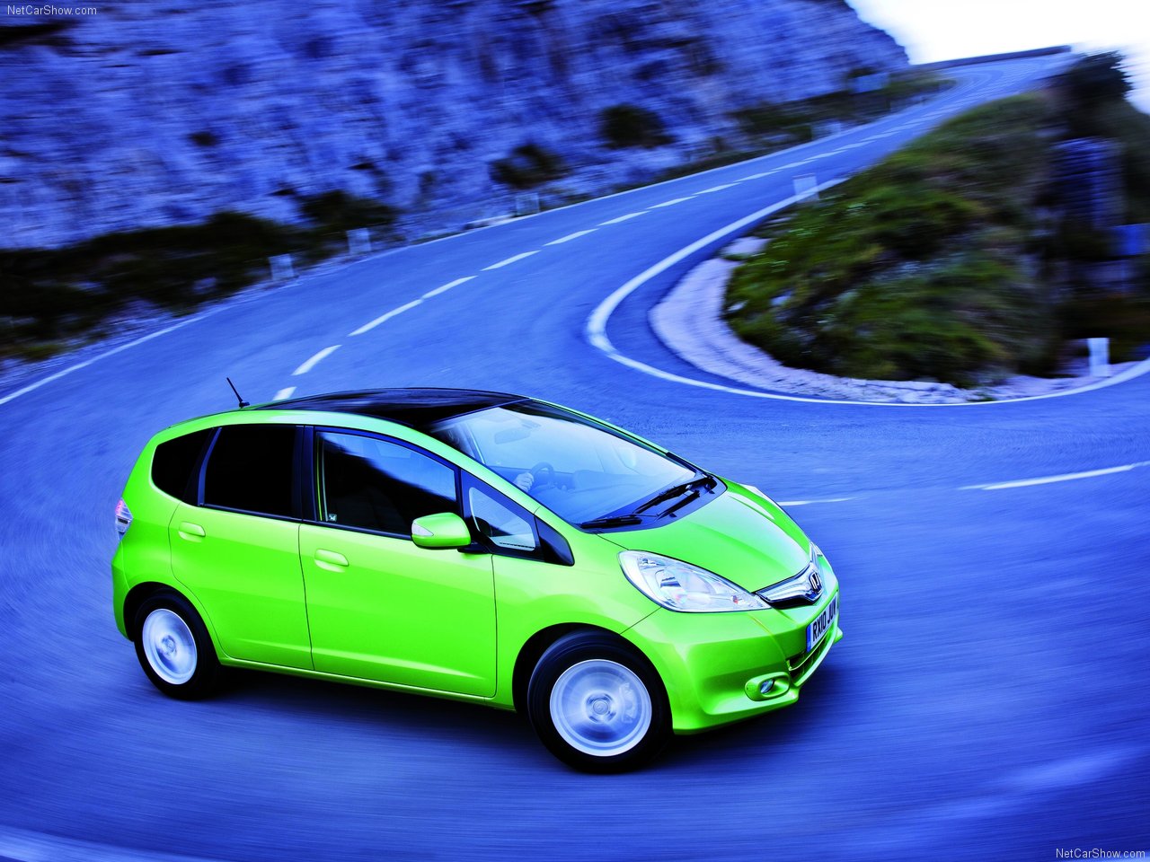 2011 Honda Fit Hybrid title=