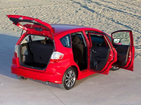 2012 Honda Fit - вид сзади 2012 Honda Fit - вид сзади