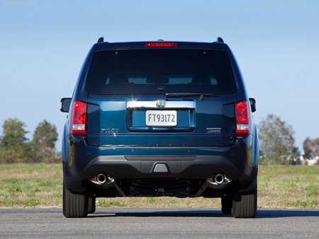 2012 Honda Pilot - вид сзади 2012 Honda Pilot - вид сзади